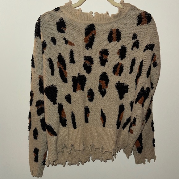Storia Women's Distressed Leopard V-Neck Sweater - Tan, Black, and Brown - Picture 2 of 2